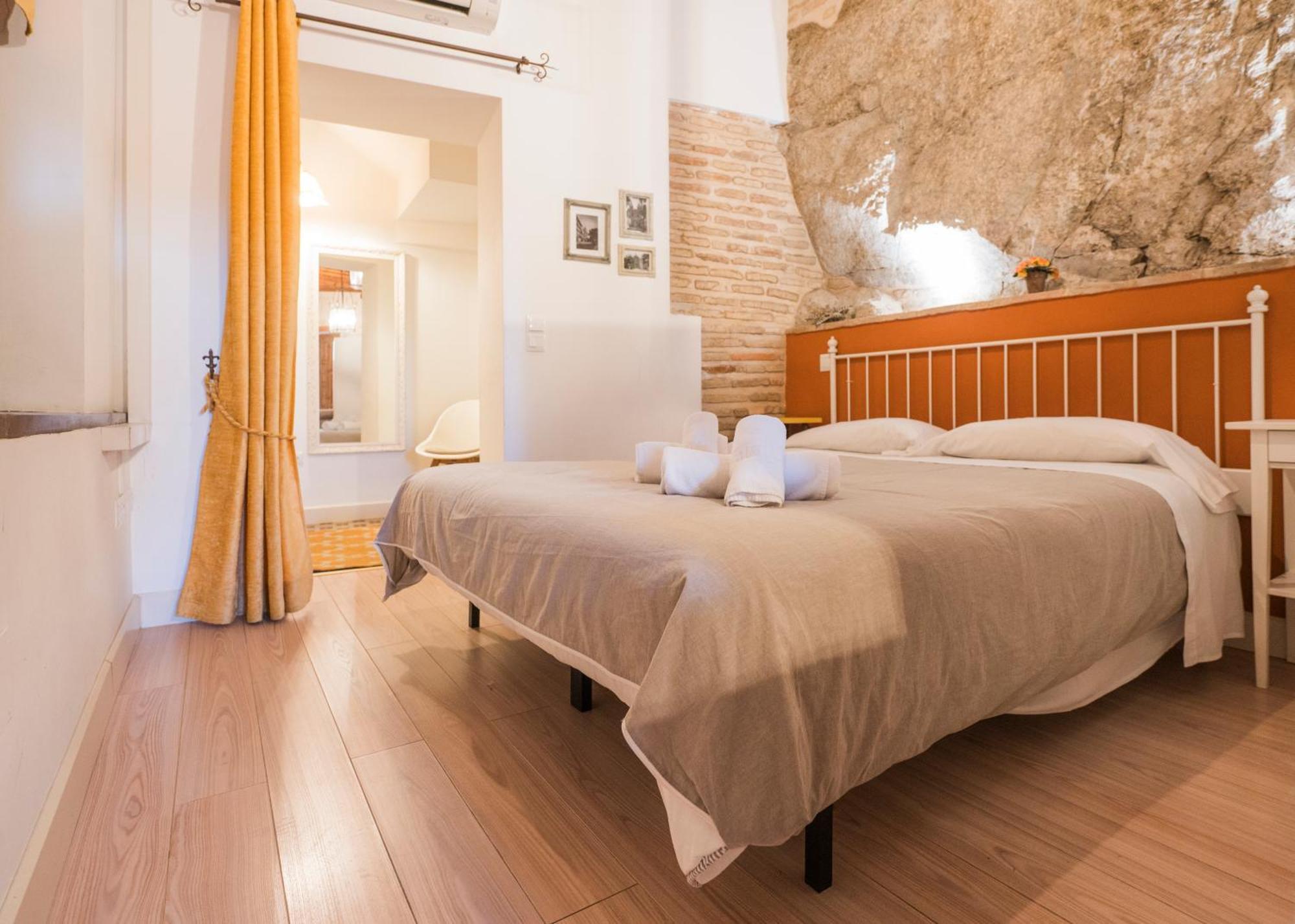 El Aljibe De San Cipriano - Apartamentos Aloha Toledo Buitenkant foto